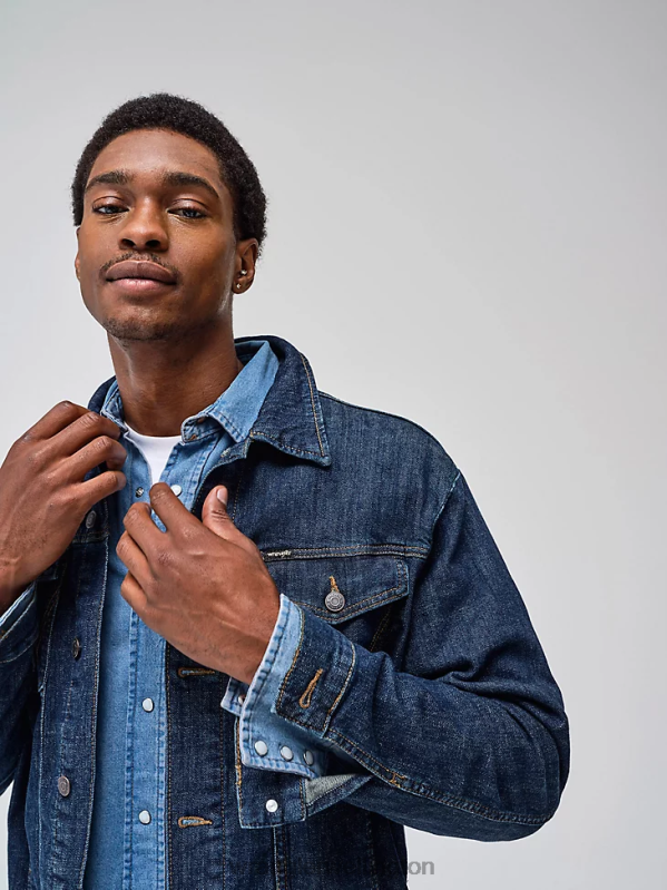 Dark Wash Classic Denim Trucker Jacket Men Clothing Wrangler P2B6R611