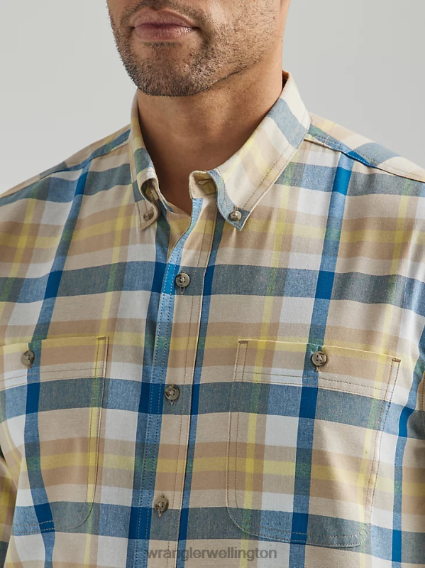 Khaki Blue Rugged Wear Short Sleeve Easy Care Plaid Button-Down Shirt Men Clothing Wrangler P2B6R341
