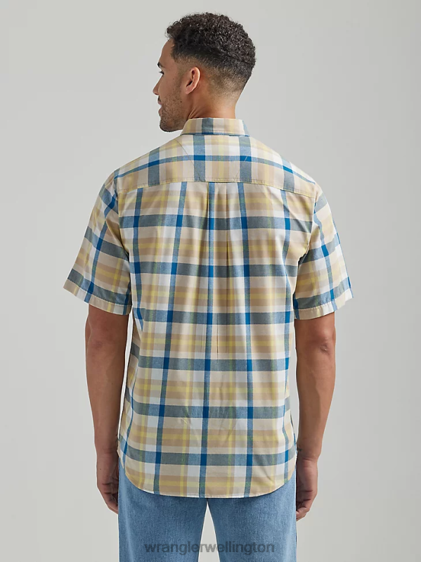 Khaki Blue Rugged Wear Short Sleeve Easy Care Plaid Button-Down Shirt Men Clothing Wrangler P2B6R341