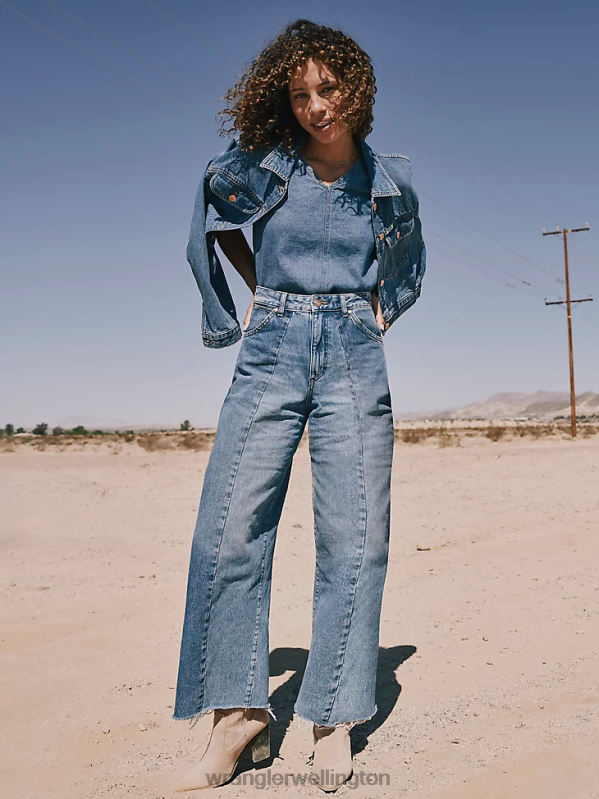 DO Wash Bootcut Jean Women Clothing Wrangler P2B6R779